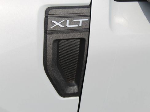New 2026 Ford Maverick XLT w/ XLT Luxury Package AWD/4WD image 3