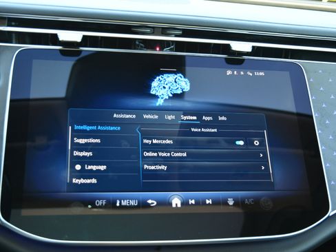 Used 2025 Mercedes-Benz E 350 Sedan image 30