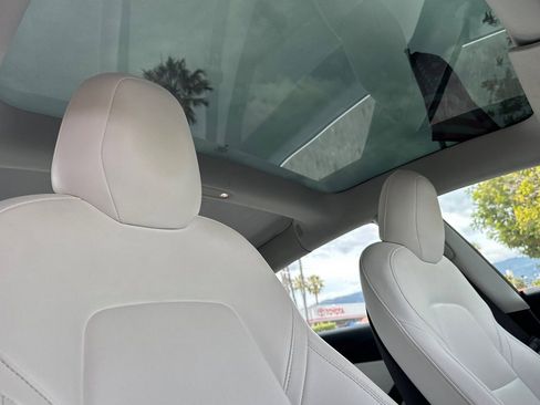 Used 2018 Tesla Model 3 Long Range AWD/4WD image 17