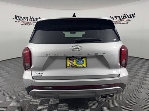 Used 2024 Hyundai Palisade SEL w/ Premium Package FWD image 8