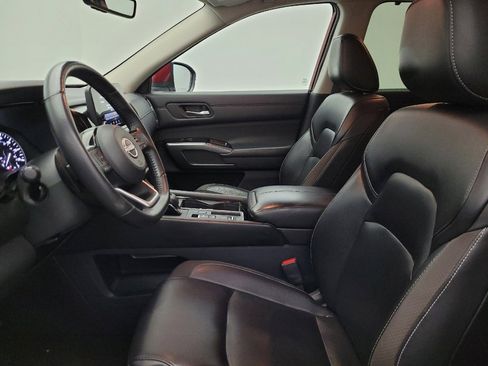 Used 2023 Nissan Pathfinder SL image 17