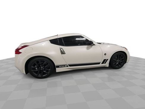 Used 2019 Nissan 370Z Coupe w/ Z34 Heritage Edition - White image 9