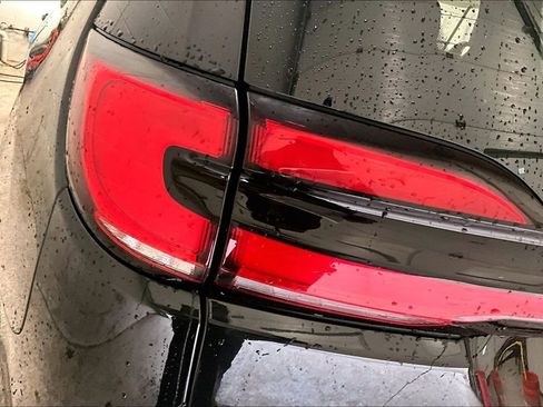 Used 2021 Chrysler Pacifica Touring-L image 21