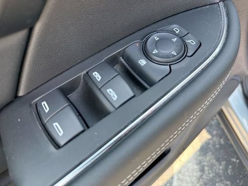 Used 2023 Buick Envision Essence FWD image 13
