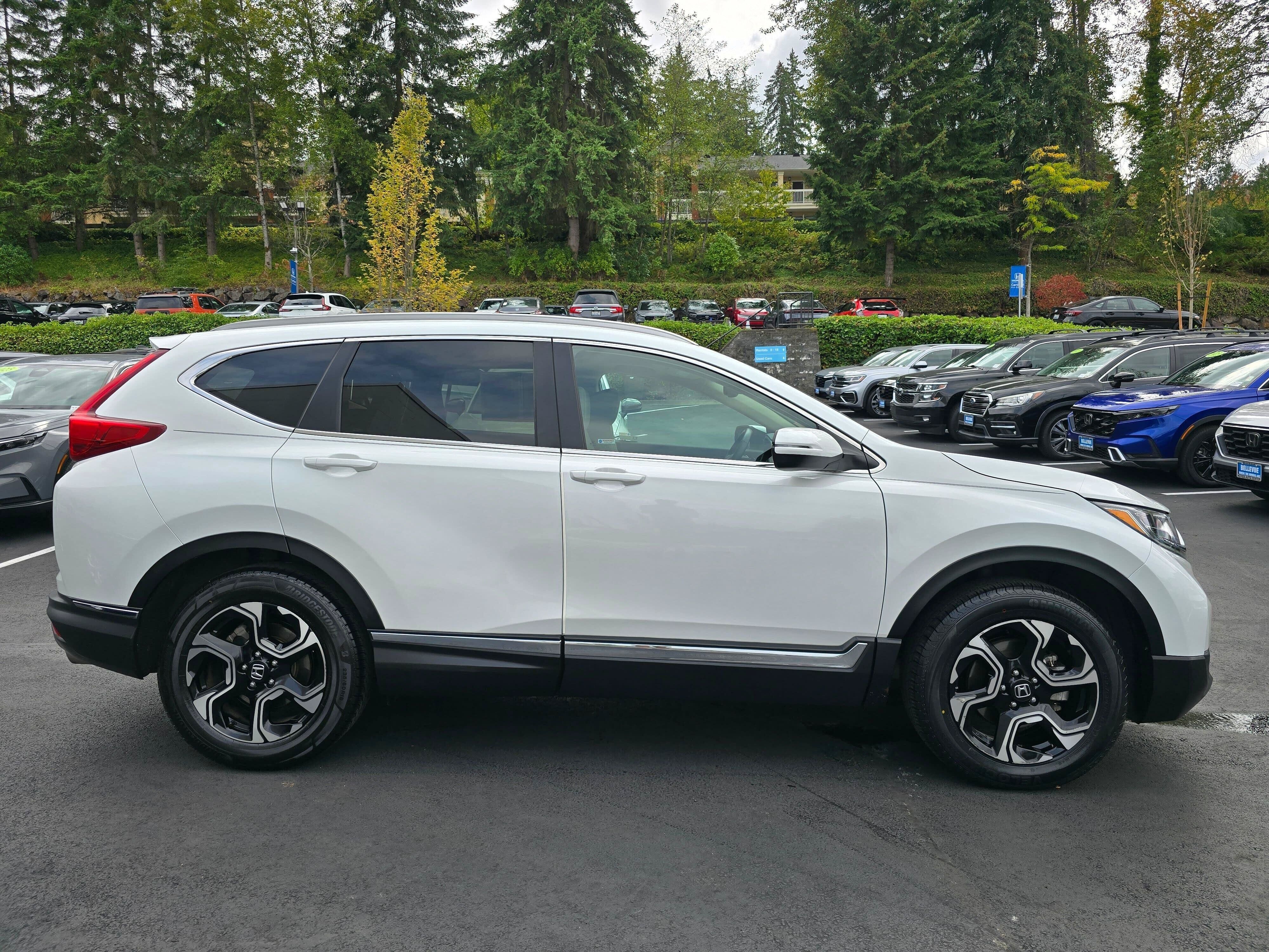 Used 2019 Honda CR-V Touring image 4
