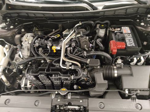 Used 2025 Nissan Altima 2.5 SV FWD image 30