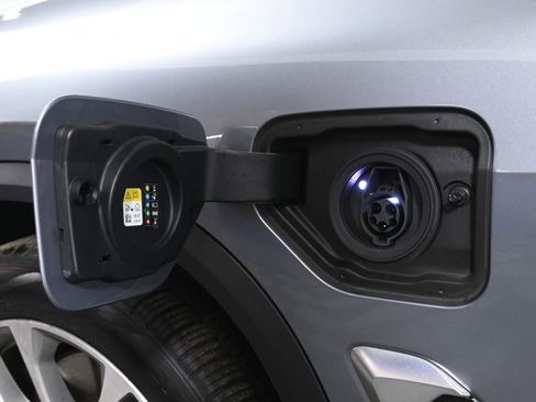 Certified 2024 BMW X5 xDrive50e w/ Premium Package image 14