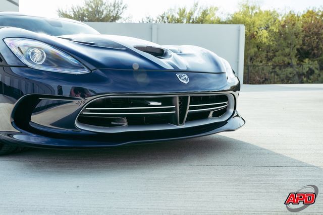 Used 2014 SRT Viper SRT-10 w/ Exterior Carbon Fiber Package RWD image 25