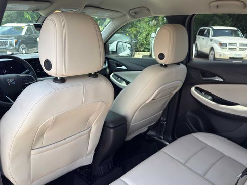 Used 2025 Buick Encore GX Avenir w/ Avenir Technology Package FWD image 28