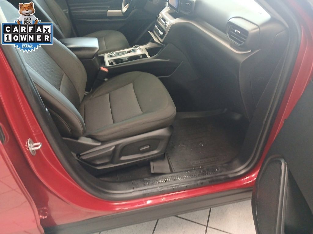 Used 2024 Ford Explorer XLT AWD/4WD image 17