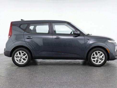 Used 2025 Kia Soul LX w/ LX Technology Package FWD image 11