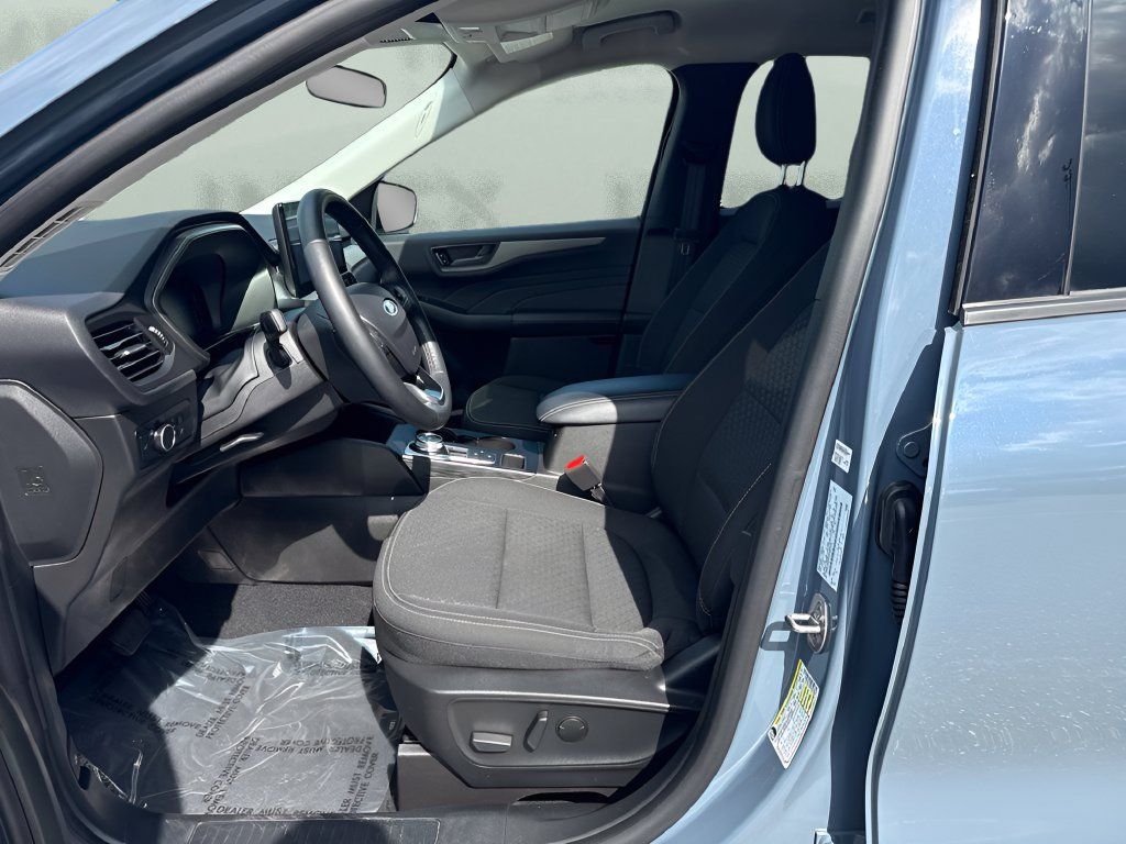 Used 2024 Ford Escape Active w/ Tech Pack #1 FWD image 9