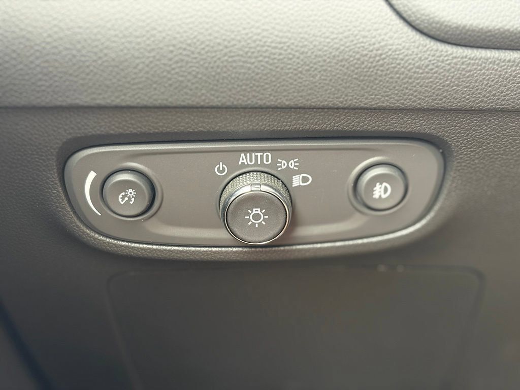 Used 2023 Buick Encore GX Select w/ Safety Package II AWD/4WD image 29