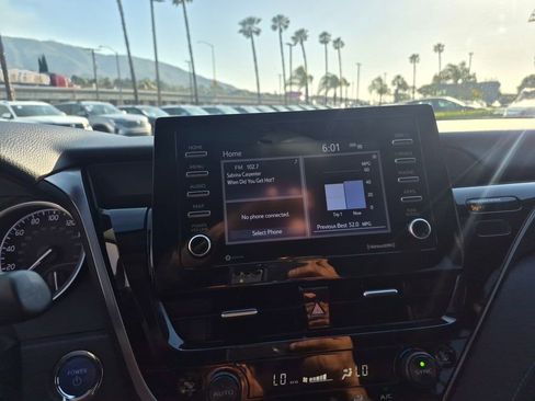 Used 2022 Toyota Camry LE FWD image 17