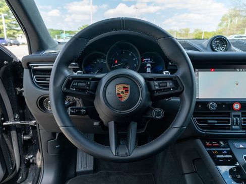 Certified 2026 Porsche Macan image 26