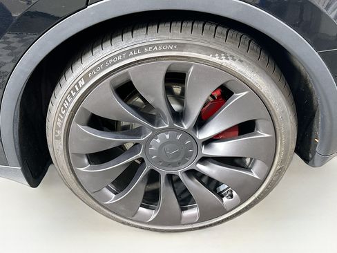 Used 2023 Tesla Model Y Performance AWD/4WD image 11
