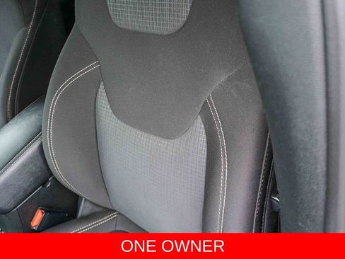 Used 2015 Jeep Cherokee Latitude w/ Comfort/Convenience Group FWD image 20