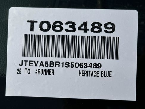 Used 2025 Toyota 4Runner SR5 AWD/4WD image 15