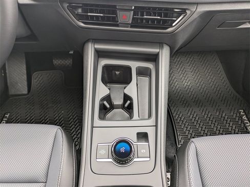 New 2025 Volkswagen Tiguan SE image 19