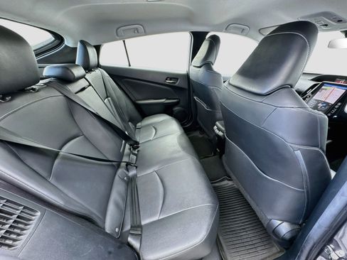 Used 2021 Toyota Prius Prime XLE FWD image 18