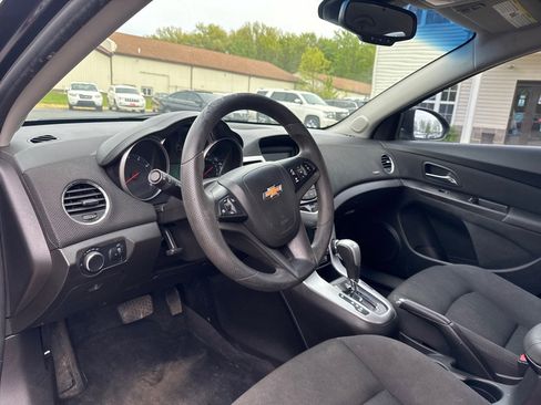 Used 2015 Chevrolet Cruze LT FWD image 14