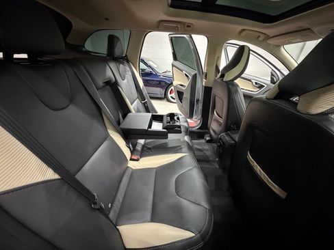 Used 2012 Volvo XC60 T6 AWD/4WD image 25