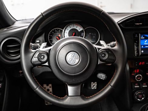 Used 2020 Toyota 86 RWD image 36
