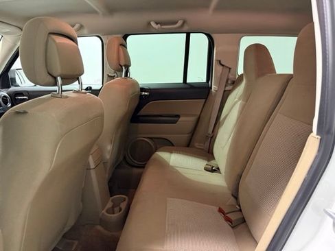 Used 2017 Jeep Patriot Latitude FWD image 18