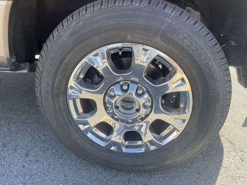 Used 2021 Ford F250 Lariat w/ Chrome Package image 34