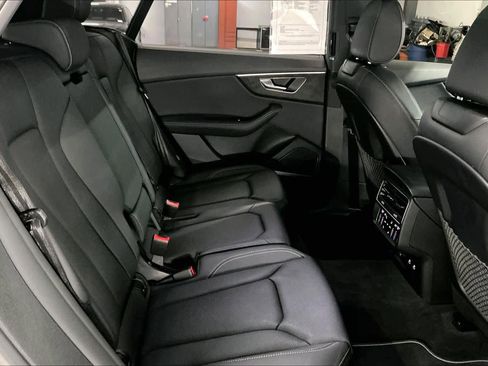 Used 2023 Audi Q8 Prestige w/ Prestige Package image 29