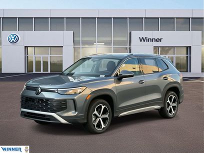New 2025 Volkswagen Tiguan SE