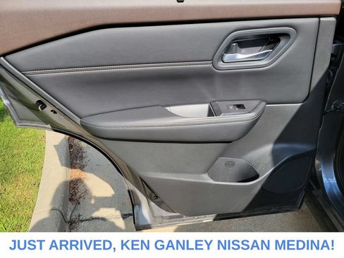 Certified 2023 Nissan Rogue SV w/ SV Premium B Package AWD/4WD image 17