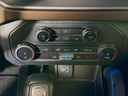 Used 2022 Ford Bronco Outer Banks AWD/4WD image 16