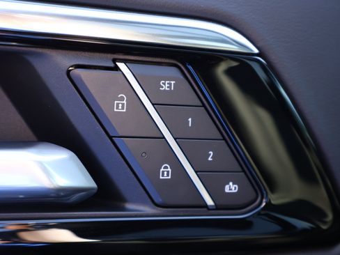 New 2026 Chevrolet Suburban High Country image 9