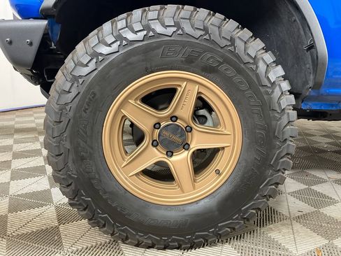 Used 2023 Ford Bronco Wildtrak image 14