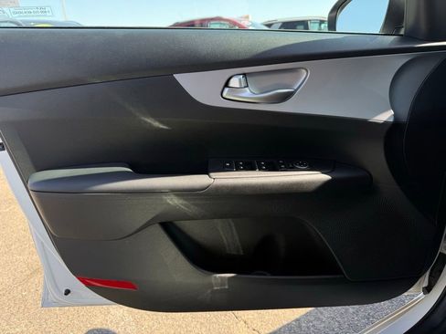 Used 2024 Kia Forte LXS FWD image 17
