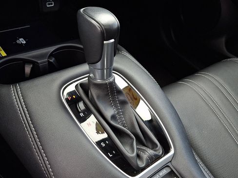 Used 2024 Honda HR-V EX-L image 16