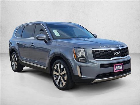 Used 2022 Kia Telluride S FWD image 3