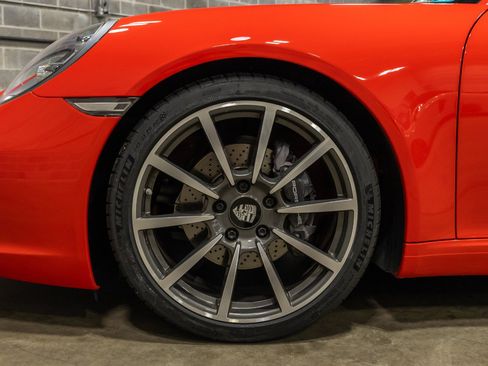Used 2018 Porsche 911 Carrera RWD image 29