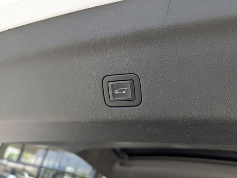 Used 2023 Chevrolet Suburban Premier RWD image 29