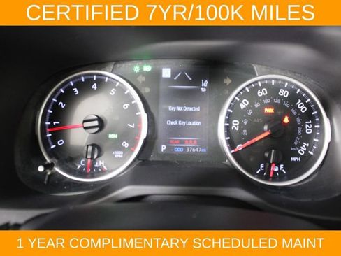 Used 2022 Toyota RAV4 XLE Premium AWD/4WD image 23