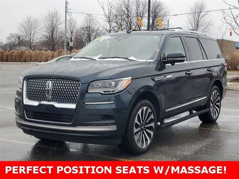 Used 2022 Lincoln Navigator Reserve image 3