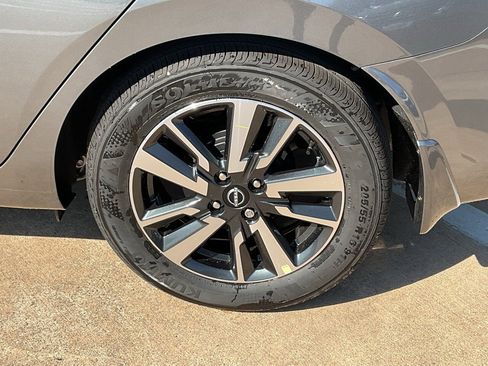 New 2025 Nissan Versa SV w/ Trunk Package image 8