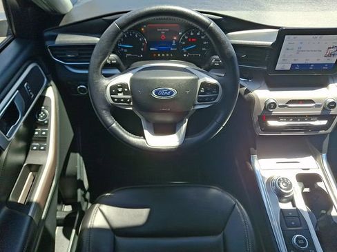 Used 2023 Ford Explorer XLT w/ Equipment Group 202A AWD/4WD image 13