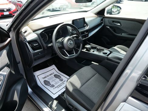 Used 2021 Nissan Rogue SV AWD/4WD image 9
