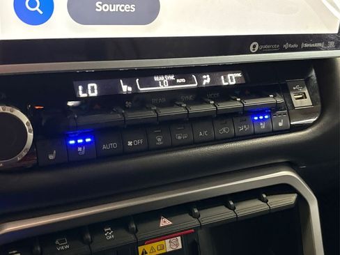 Used 2023 Toyota Sequoia Platinum image 46