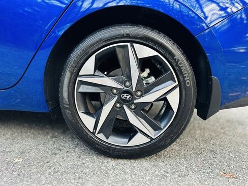 Used 2023 Hyundai Elantra Limited image 28