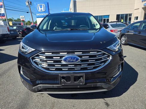 Used 2019 Ford Edge Titanium w/ Cold Weather Package AWD/4WD image 2