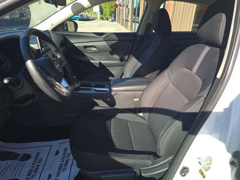 Used 2024 Nissan Sentra SV FWD image 17