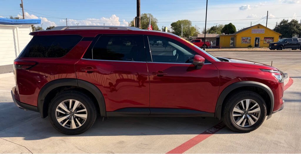 Used 2022 Nissan Pathfinder SL FWD image 6